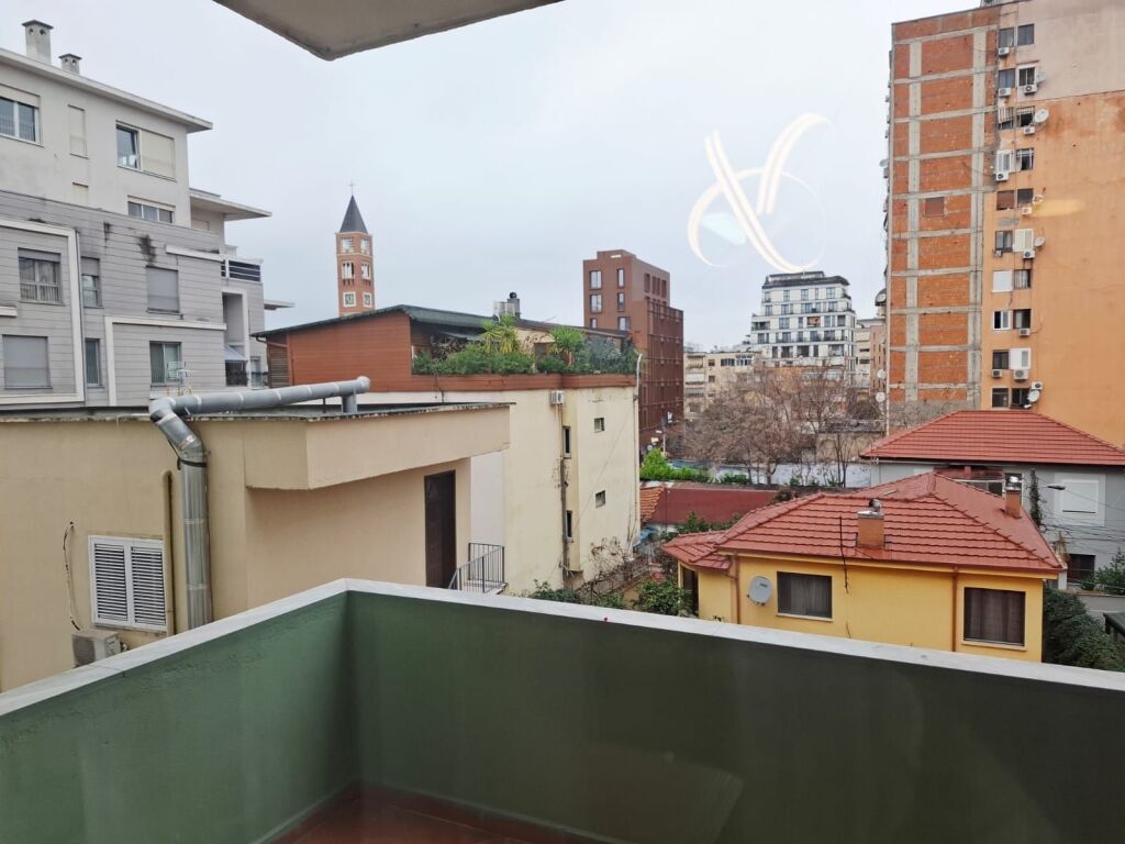 Jepet me qera apartament 2+1+2 tualete ne Myslym Shyr.