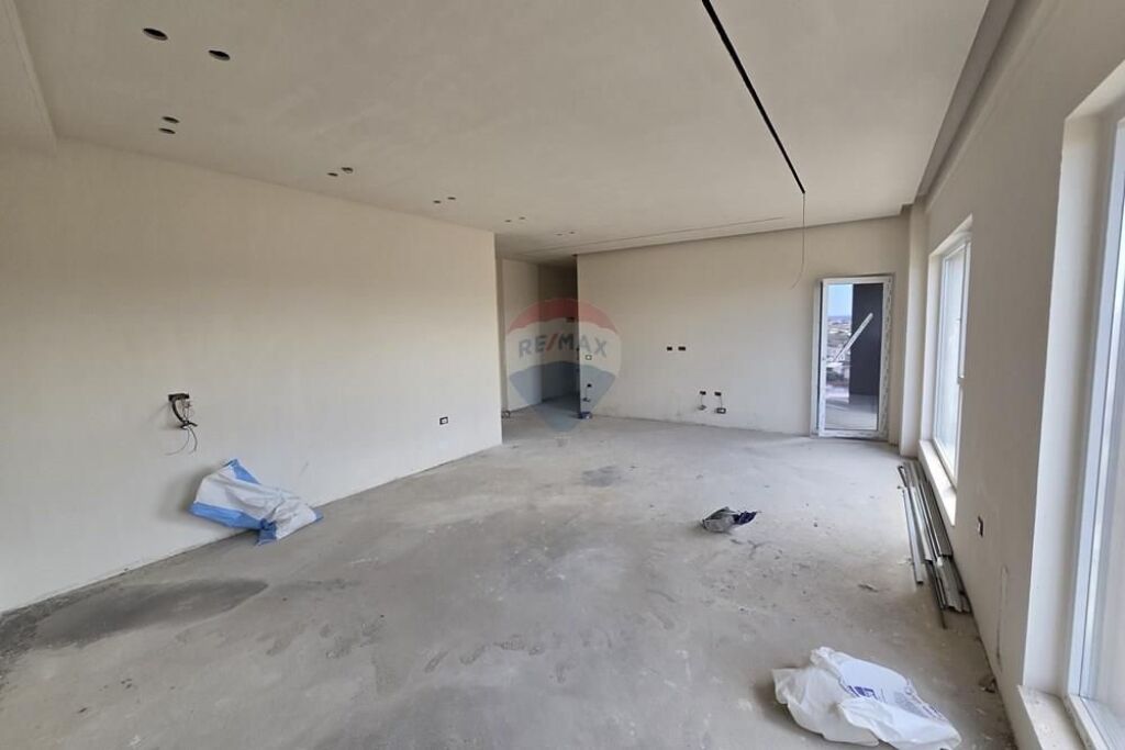 Apartament 2+1+2 ne Shitje tek Bulevardi Ri