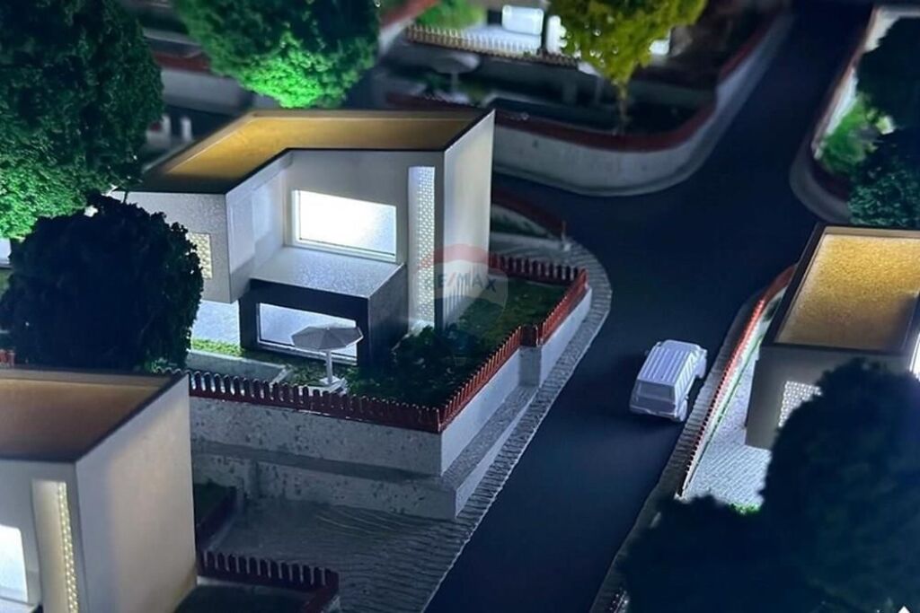 Villa - In Vendita - Mjull Bathore, Tirana