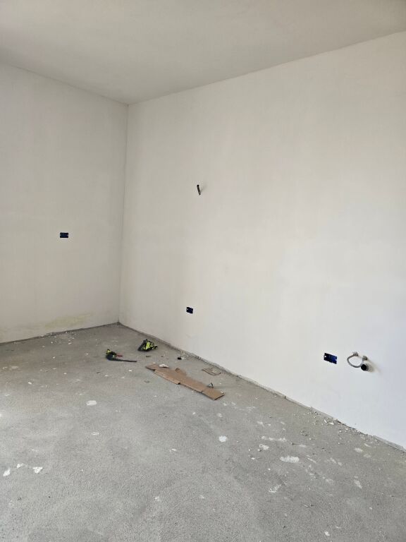 FOR SALE ALSO WITH BANK LOAN!FOR SALE 2+1 APARTMENT IN THE BATHORE AREA, KAMEZ!