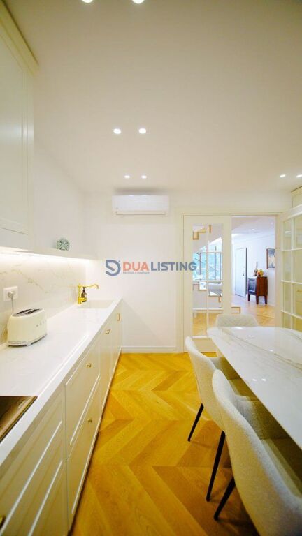 VENDESI DUPLEX DI LUSSO VICINO AL GIARDINO BOTANICO  !!