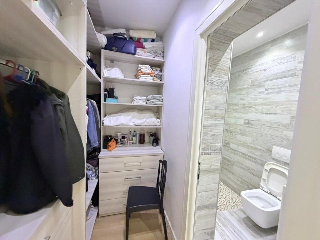 Vicino a "Kafe Flora", all'inizio della strada di Durazzo.  🔺️ Vendiamo super appartamento 2+1 con 2 bagni