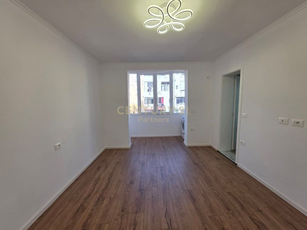SHESIM APARTAMENT 1+1 +GARSONIERE NE MYSLYM SHYR 230,000 €