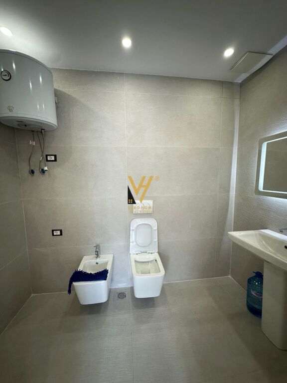SHITET APARTAMENT 2+1+2+BLK TE KOM.NDREGJONI, BULEVARDI I RI 250.000 EURO21