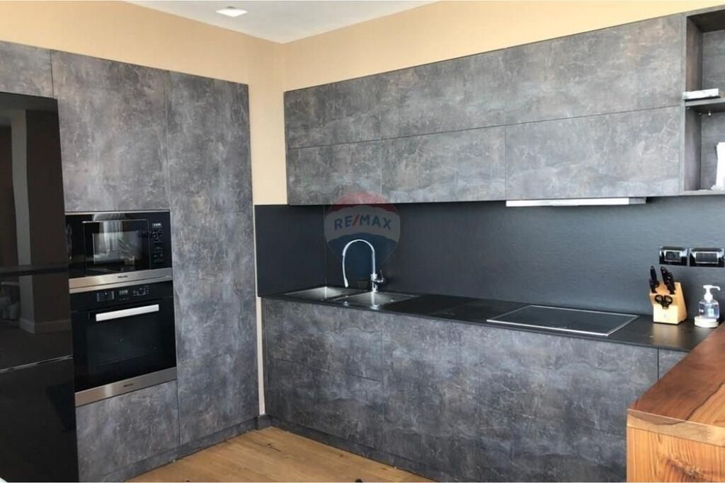 Appartamento - In Vendita - Via Dhimitër Konomi, Vlorë