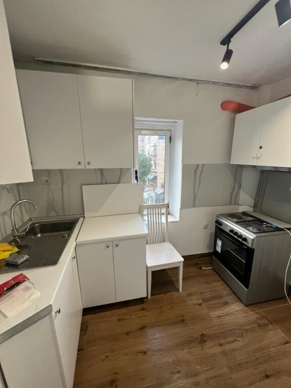 Jepet me qera apartament 1+1 Kinostudio 500 Euro