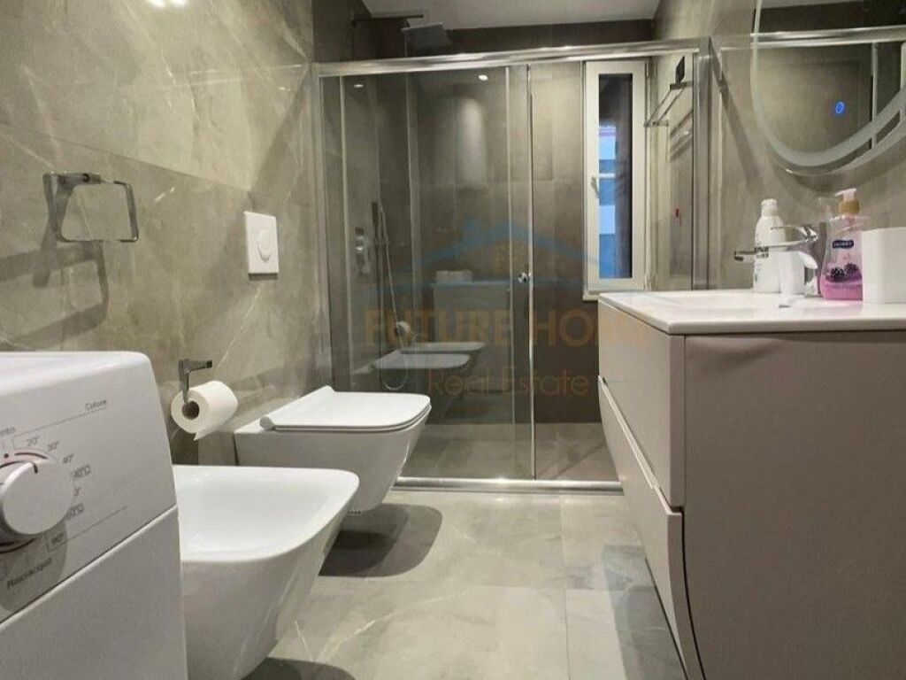 In vendita, Appartamento 2+1, Via Mine Peza, Tirana.