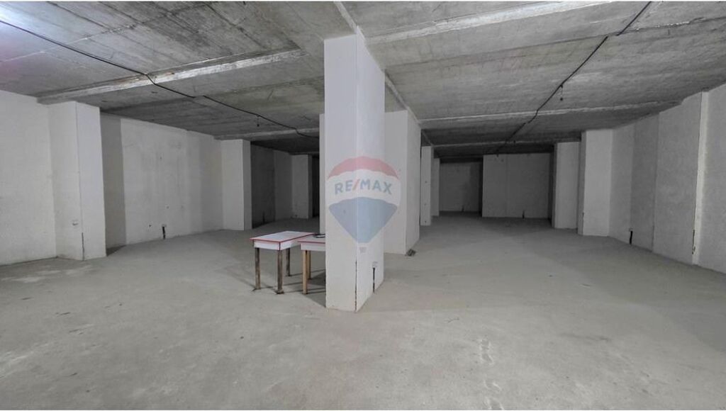 🔥🌊 OCCASIONE ELITARIA – SPAZIO COMMERCIALE IN PRIMA FILA, LUNGOMARE VLORË 🌊🔥