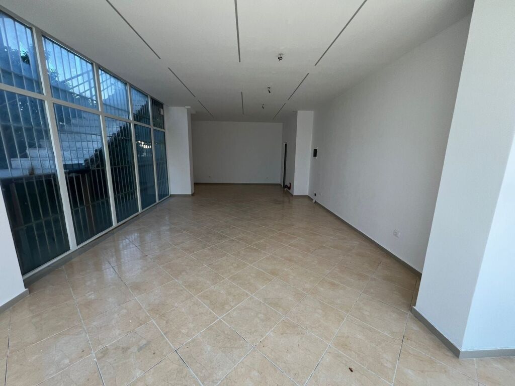 Negozio in Affitto a Kamez (ID BD21861) Tirana