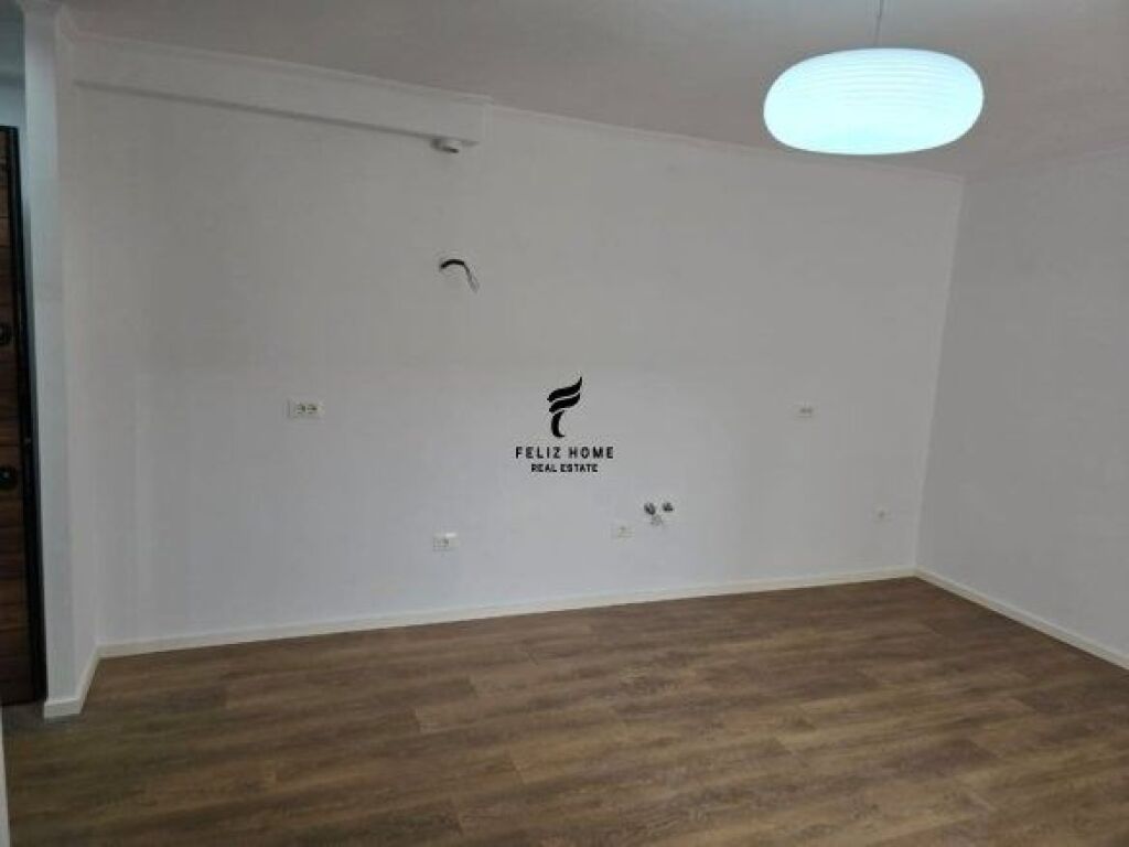 VENDESI APPARTAMENTO 1+1 MERCATO ELETTRICO 115.000 EURO FH-67517