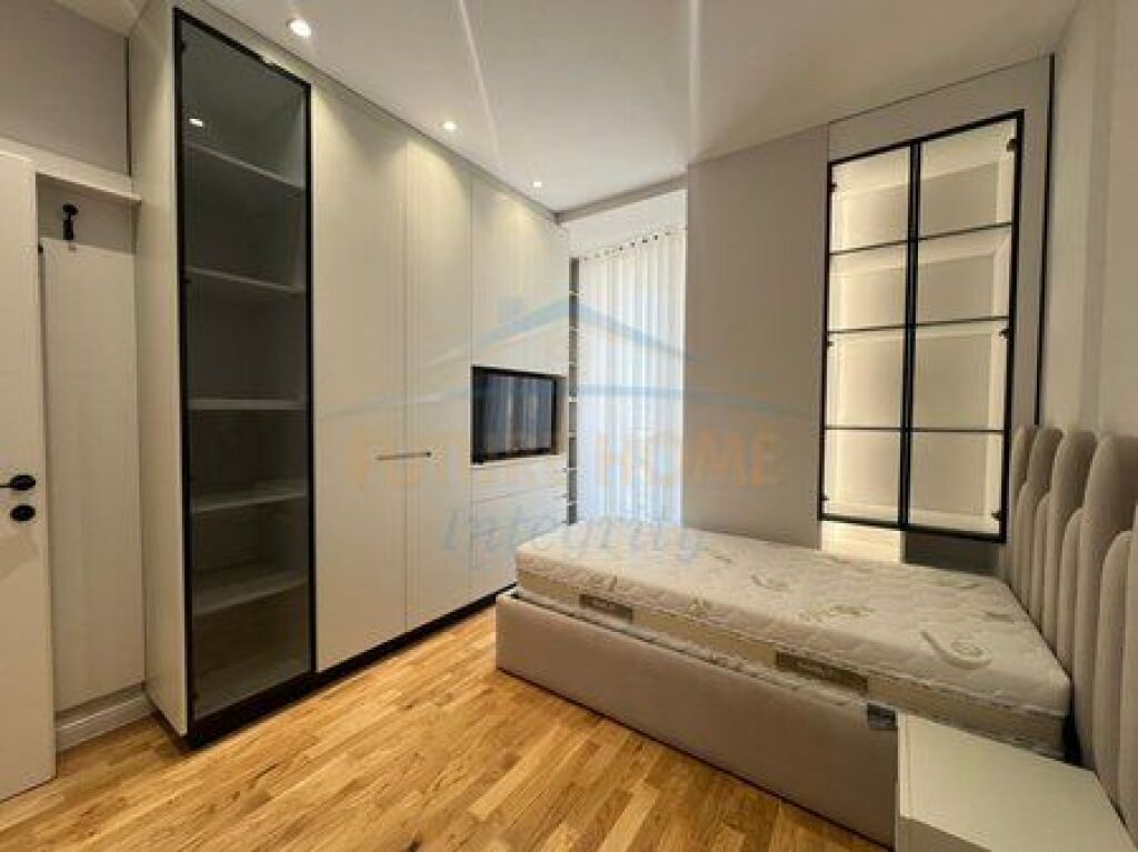 Shitet, Apartament 2+1, Golden Tower Residence, Tiranë.