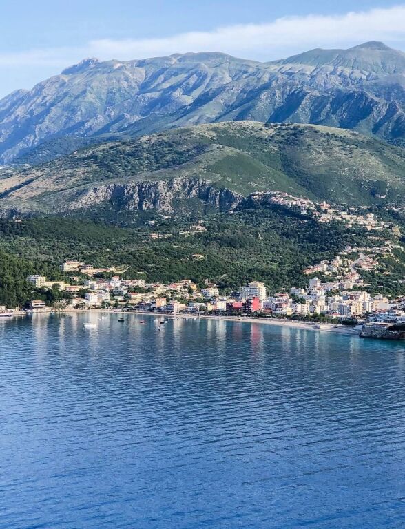 Terreno in vendita Superficie 3015 m2 Himare con vista mare con documentazione regolare Prezzo 2,8 milioni di euro poco trattabile