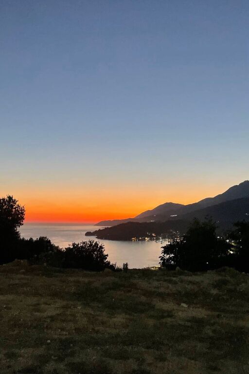 Terreno in vendita Superficie 3015 m2 Himare con vista mare con documentazione regolare Prezzo 2,8 milioni di euro poco trattabile