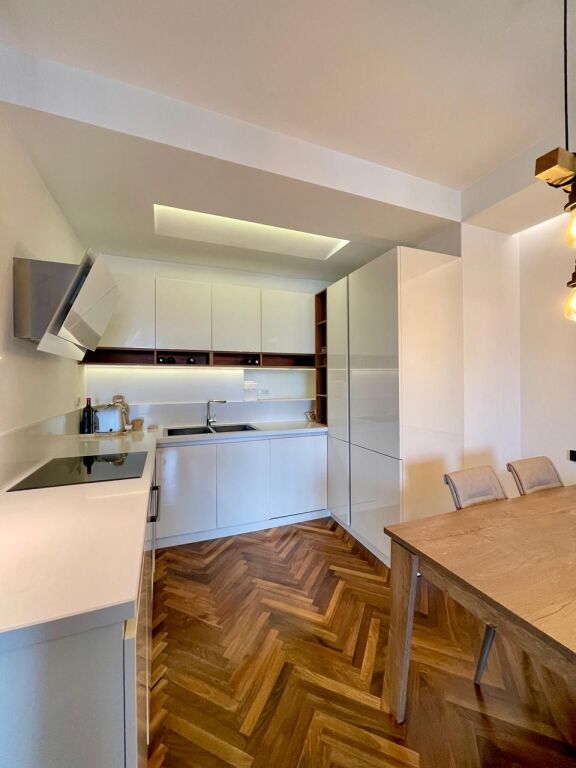 Apartament 2+1+ 2 tualete me qera tek Ambasador 3