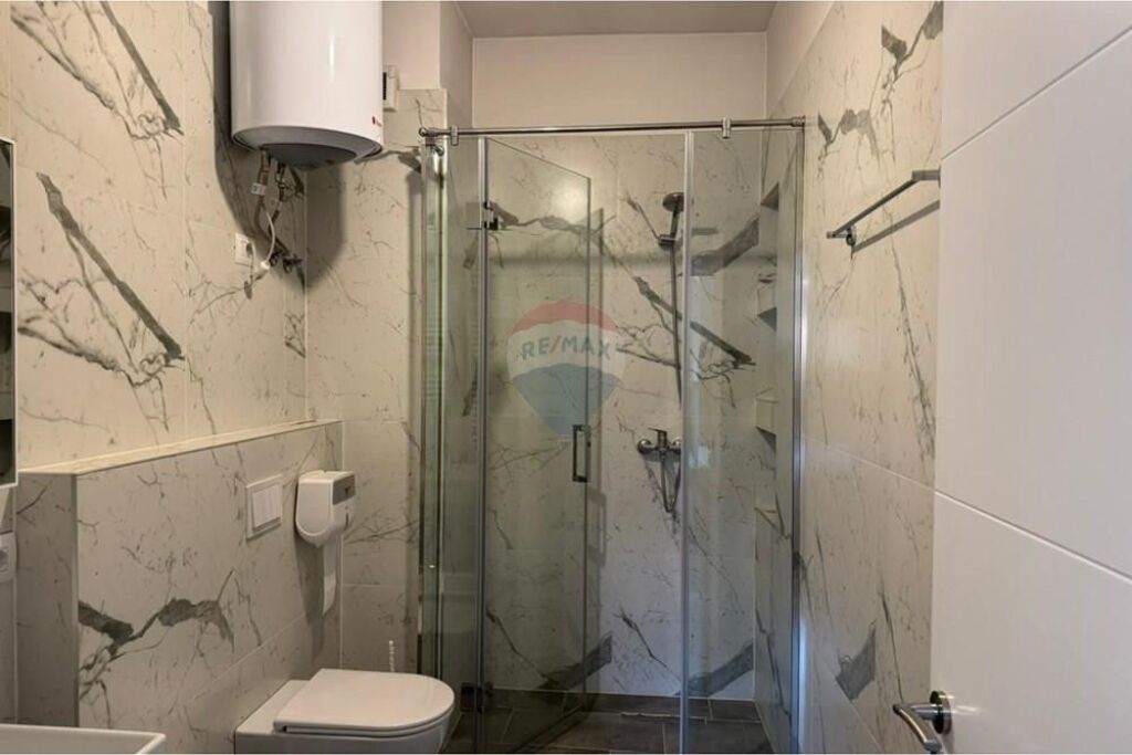Vendiamo appartamento 2+1+2, Porcelan