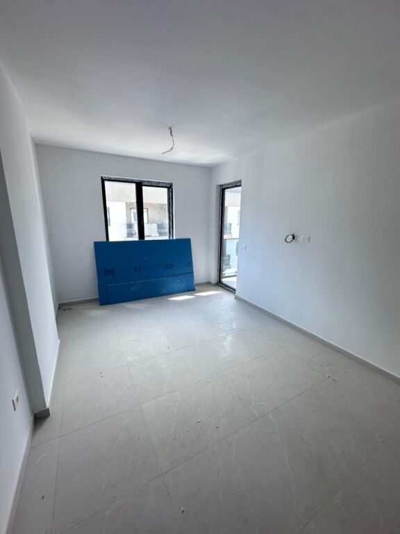 VENDESI APPARTAMENTO 1+1 MALI I ROBIT, GOLEM