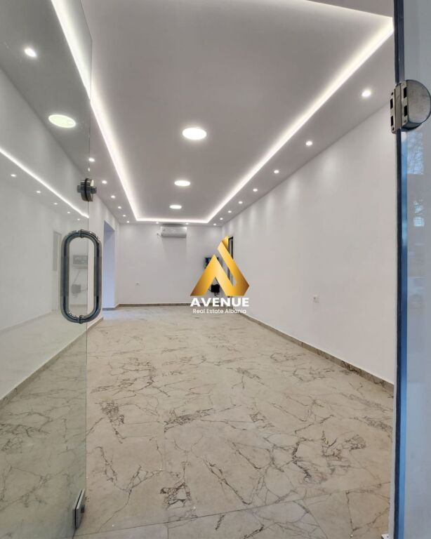 LOCALE IN AFFITTO – 21 DICEMBRE, VICINO AL MERCATO JOENA, TIRANA