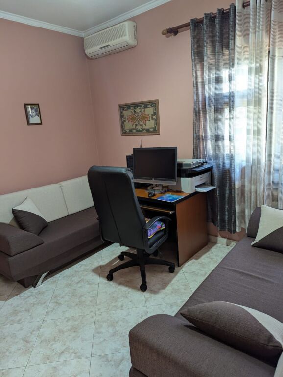 Shitet Vila 3 Kateshe 📍Jordan Misja, rruga Robert Naci