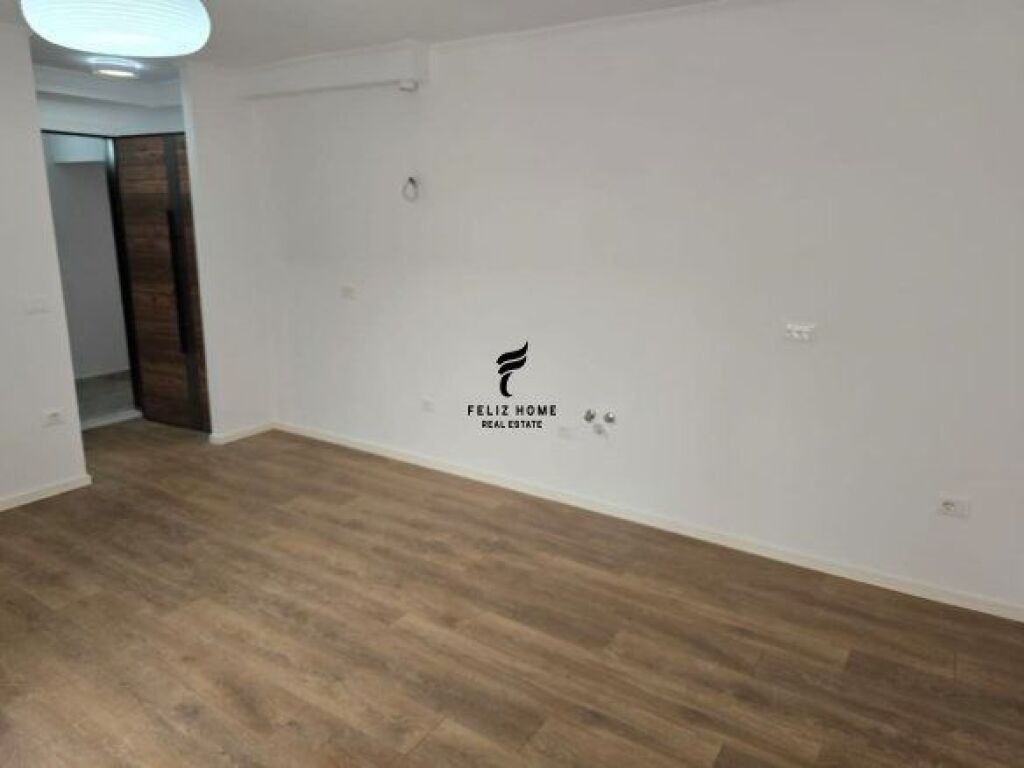 VENDESI APPARTAMENTO 1+1 MERCATO ELETTRICO 115.000 EURO FH-67517