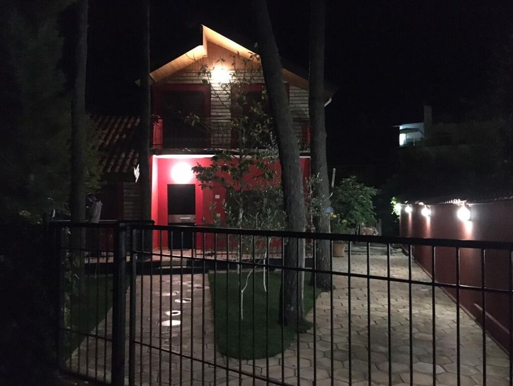 Villa for Sale in Golem