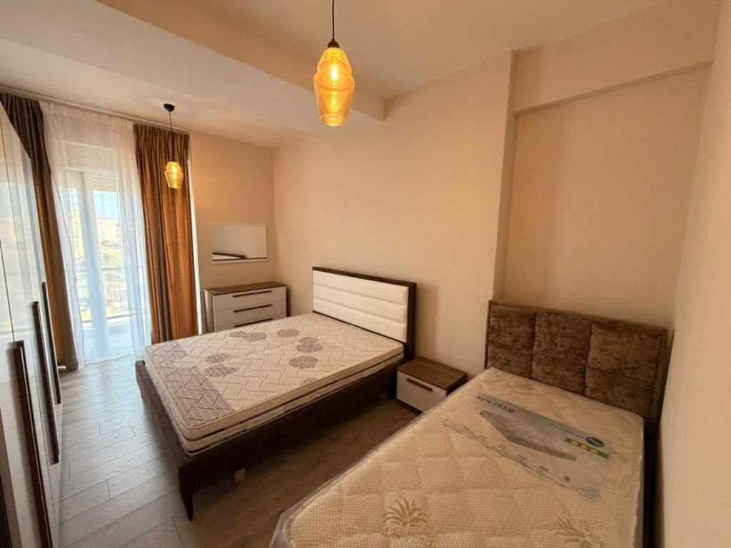 📣 QERA SUPER Apartament 1+1 📍 Xhamllik ✨ 💶 Cmimi 55.000 Leke/Muaj
