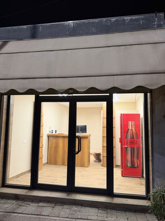 Locale Commerciale in Affitto –| Porcelan, Tirana