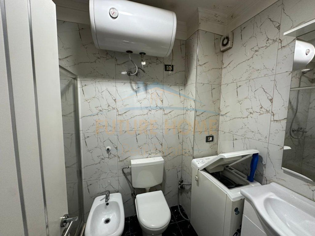 Shitet apartament 2+1+2 Laprak
