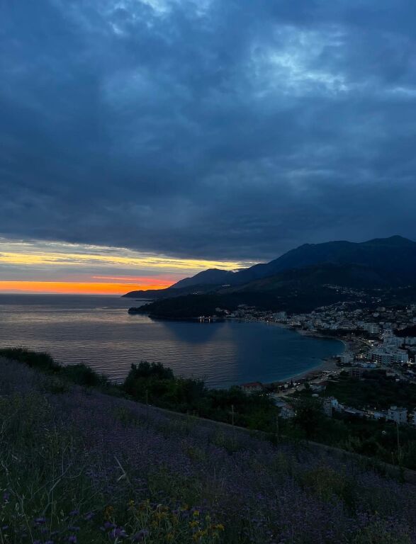 Terreno in vendita Superficie 3015 m2 Himare con vista mare con documentazione regolare Prezzo 2,8 milioni di euro poco trattabile