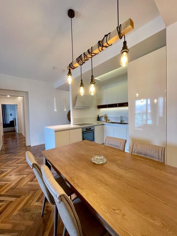 Apartament 2+1+ 2 tualete me qera tek Ambasador 3