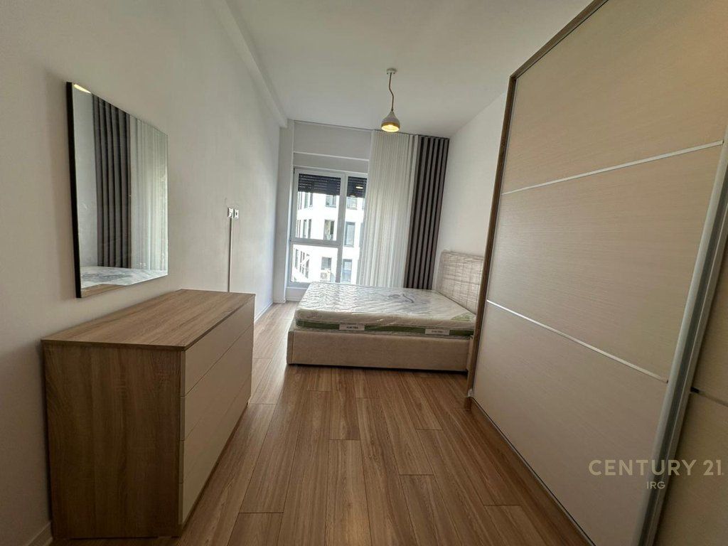Jepet me qira apartament 1+1 tek Kompleksi Magnet, në zonën e 21 Dhjetorit.