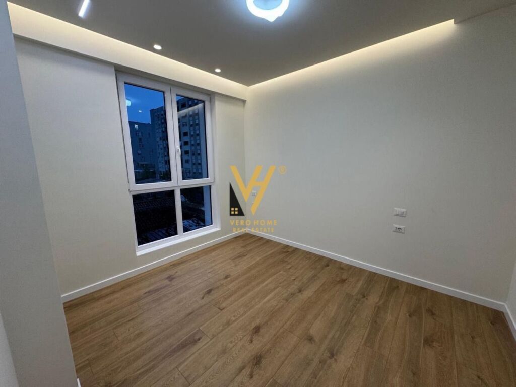 OFFICE 50 M2 FOR RENT AT KESH, VASIL SHANTO 1,000 EURO
