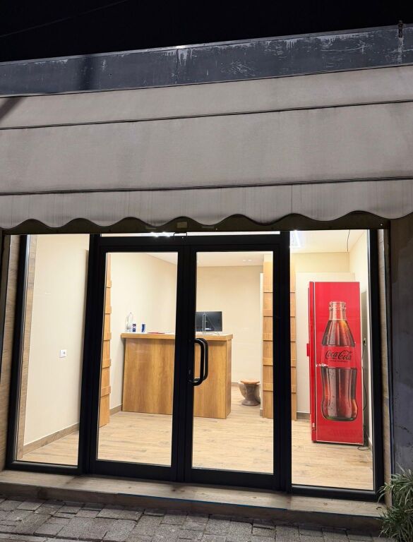 Locale Commerciale in Affitto –| Porcelan, Tirana