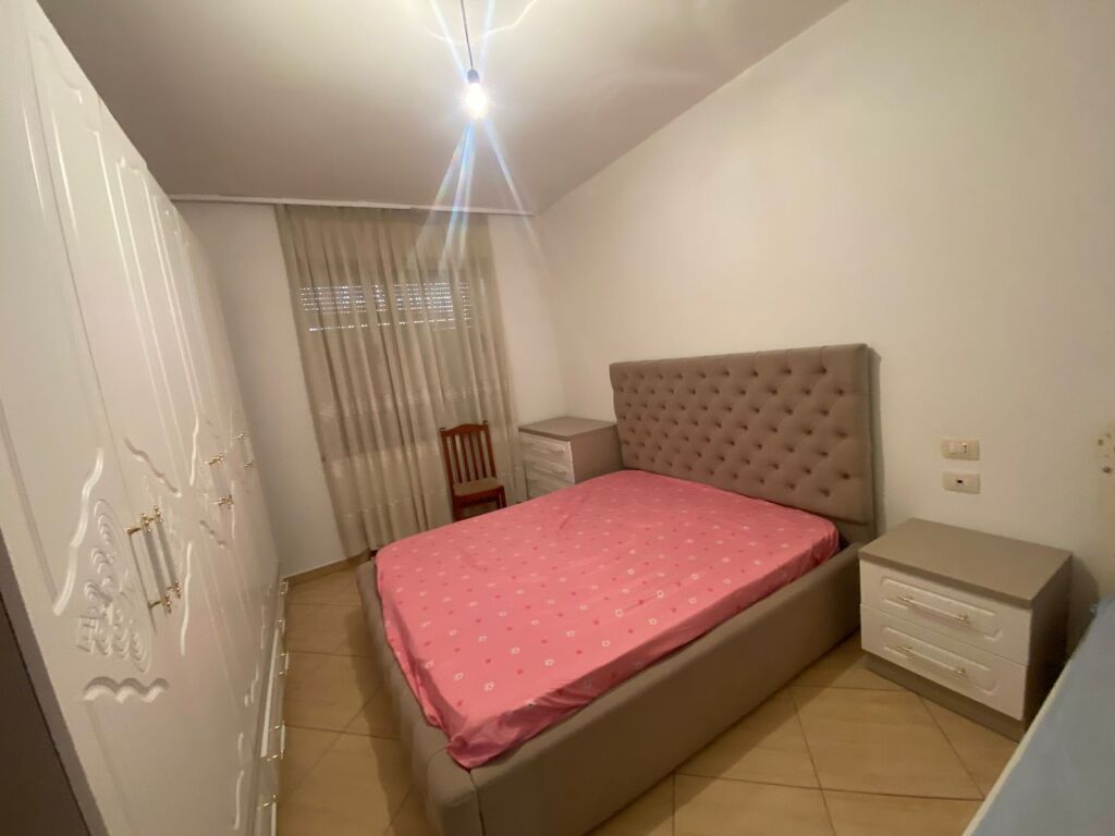 Apartament 1+1, Astir!