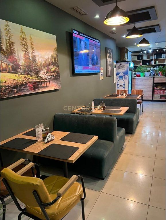 Fresku - AFFITTASI Bar/Ristorante 155m2 in via "Muhamet Deliu"