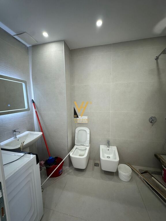 SHITET APARTAMENT 2+1+2+BLK TE KOM.NDREGJONI, BULEVARDI I RI 250.000 EURO21