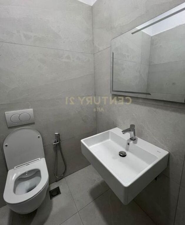 Office for rent in the Commune of Paris