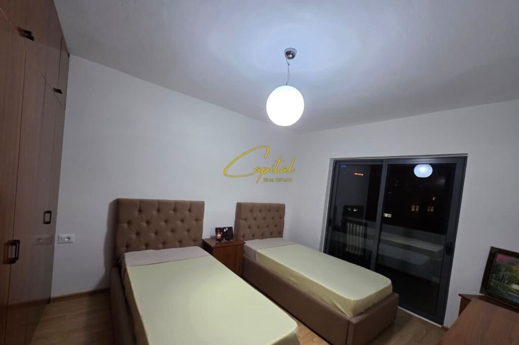 APARTAMENT ME QIRA 4+1+2 RRUGA MINE PEZA 1.200 EURO