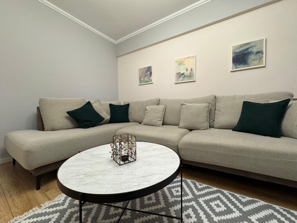 Shitet, Apartament 2+1, Rruga Mine Peza, Tiranë. Empire67078