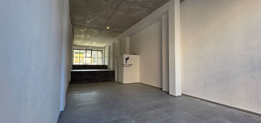 SHOP FOR RENT 125 M2 BARRIKADAVE STREET 300,000 LEKE  FH-67753