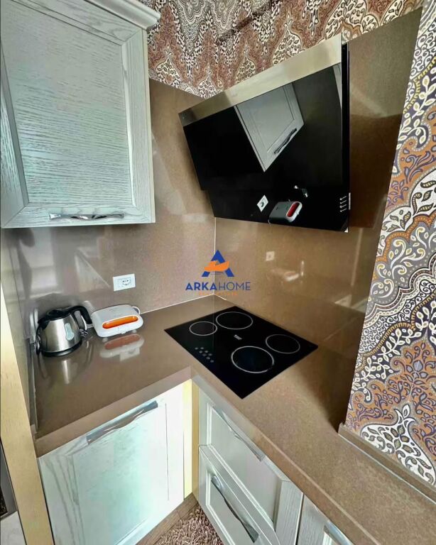 JEPET DUPLEX ME QERA "TE LIQENI I THATE" 1200 EURO (ME POST PARKIMI)