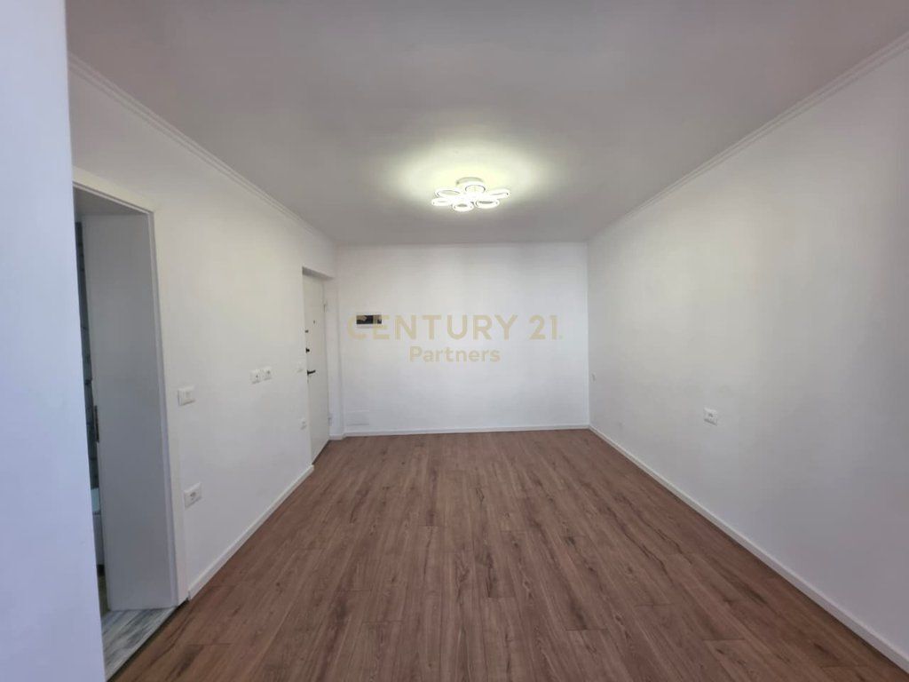 Apartament ne shitje 1+1 + Garsoniere, Myslym Shyri