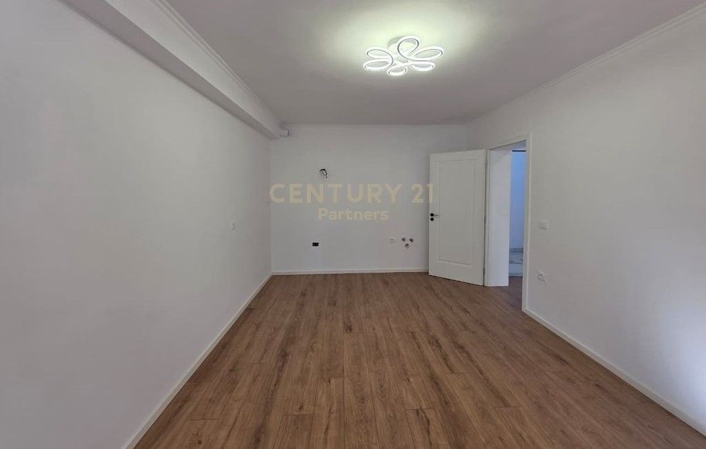 SHESIM APARTAMENT NE MYSLYM SHYR 1+1 + GARSONIERE