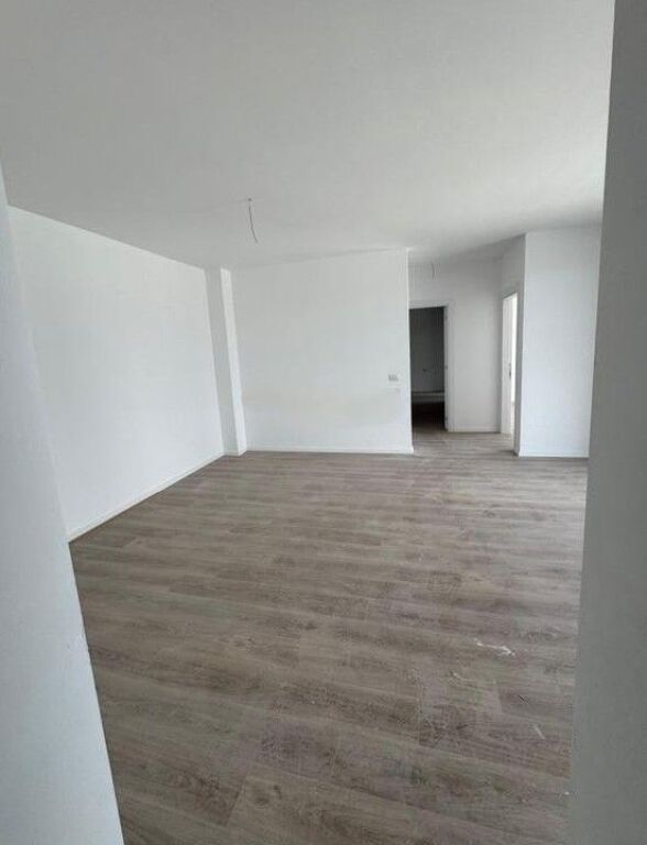 Appartamento 2+1+2+Posto Auto in vendita Accesso Tirana
