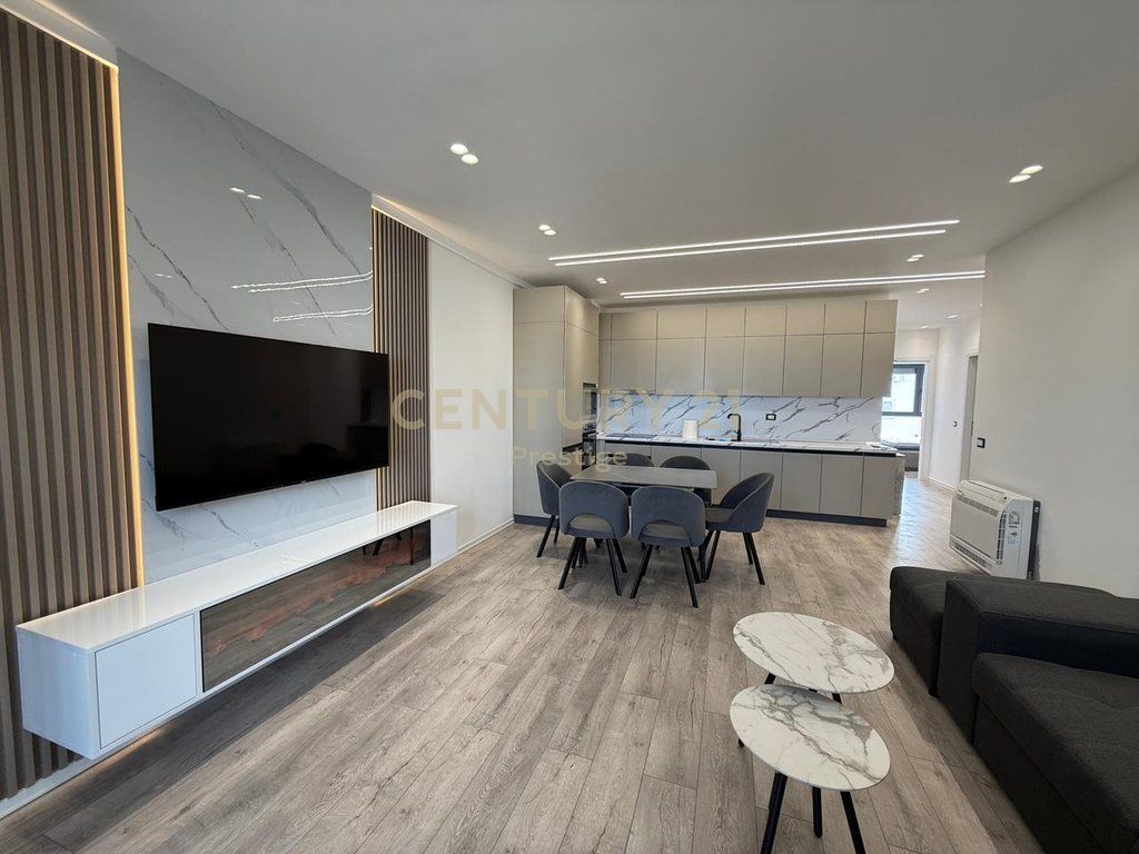 Apartament 2+1+2 per shitje te Bulevardi i Ri