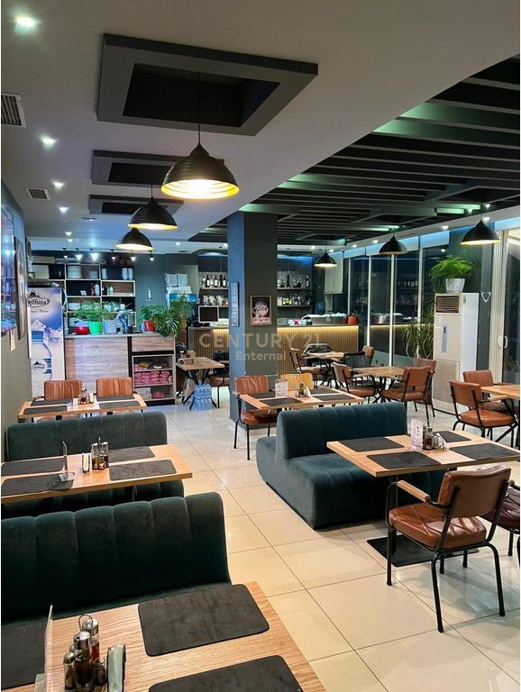 Fresku - AFFITTASI Bar/Ristorante 155m2 in via "Muhamet Deliu"