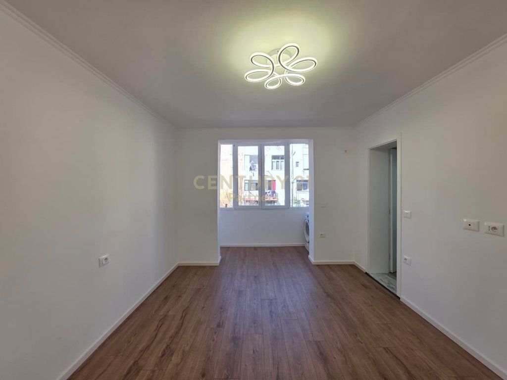 SHESIM APARTAMENT 1+1 +GARSONIERE NE MYSLYM SHYR 230,000 €