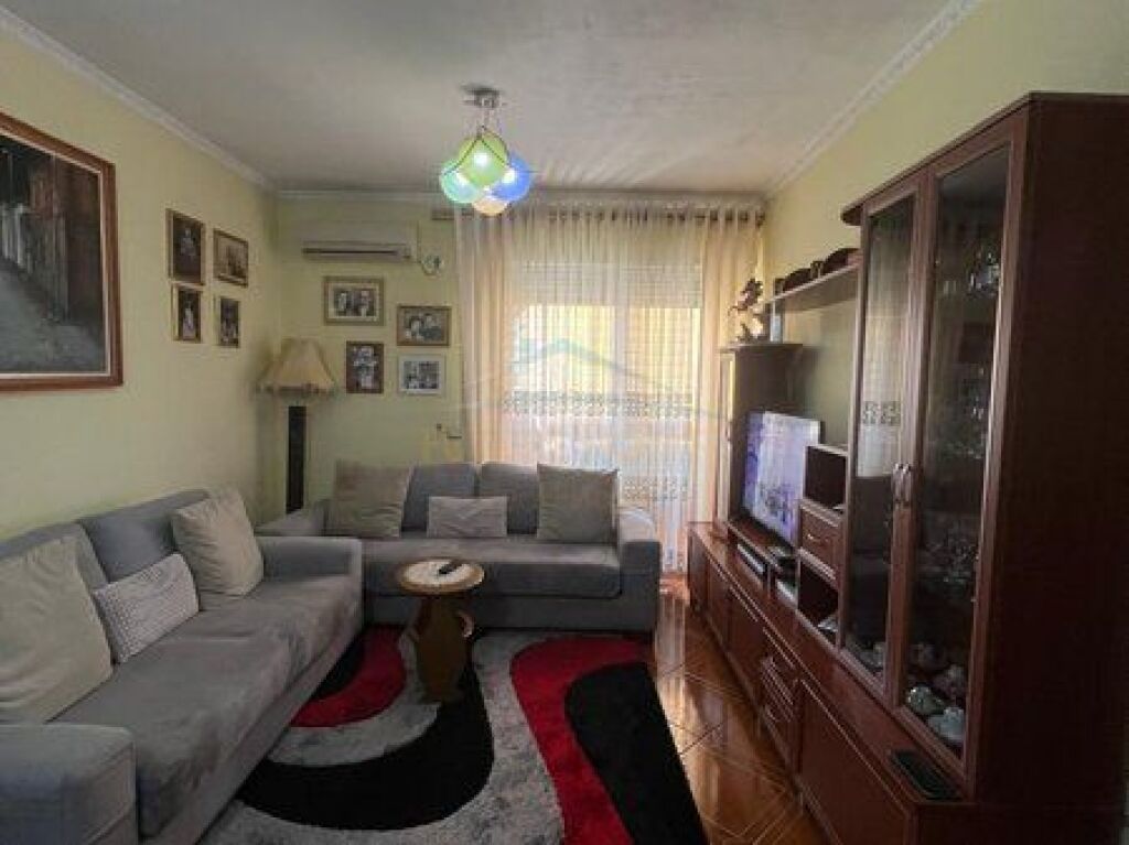 In vendita, Appartamento 2+1, Comune di Parigi, Tirana