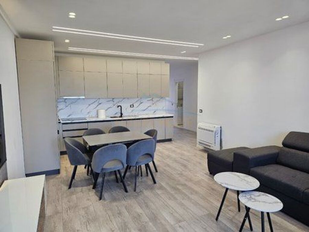 For sale, Apartment 2+1+2, Ndregjoni Complex, Jordan Misja.