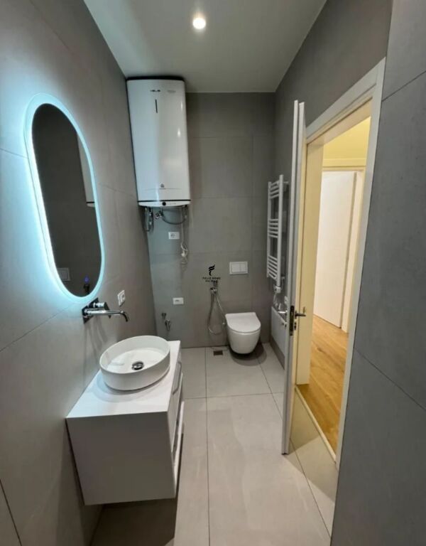UFFICIO IN AFFITTO 58 M2 COMUNE DI PARIGI 85.000 LEKE FH-67705