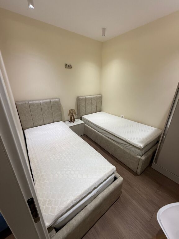 Apartament /garsoniere me qera tek mine peza 500 euro